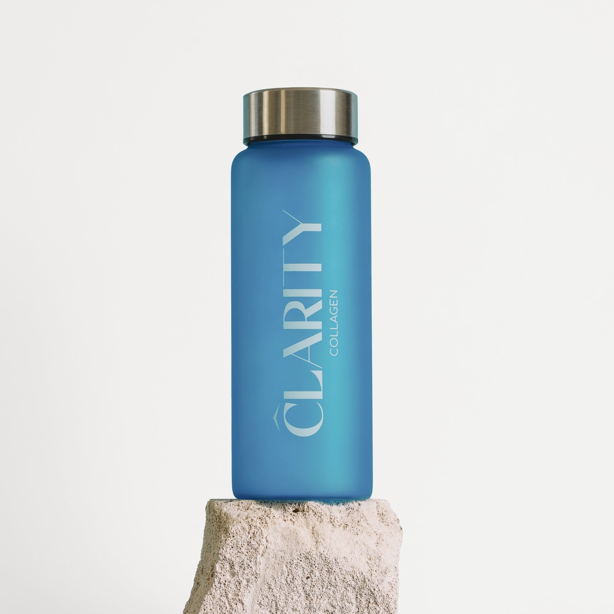 Butelka CLARITY – szklany shaker do kolagenu 750 ml, widok z przodu